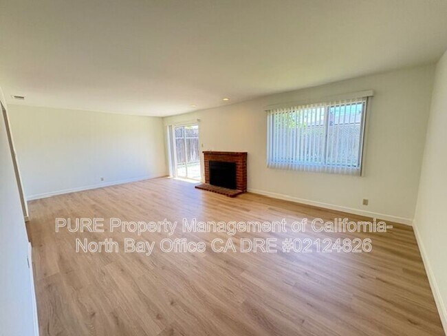 Building Photo - 1432 Weaverly Dr