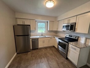 Building Photo - 2506 Girard Ave
