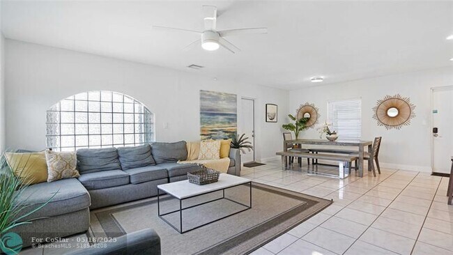 Building Photo - 2716 N Ocean Blvd