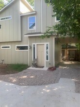 Building Photo - 613B St