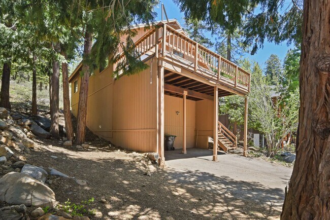 Foto del edificio - Cozy Armstrong Tract Long Term Furnished L...