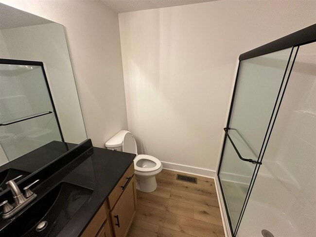 Building Photo - 909 Alberta Dr