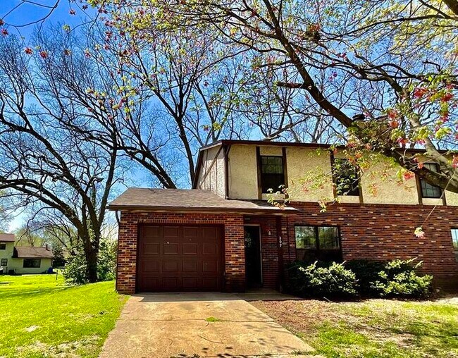 Foto del edificio - 307 University Ave