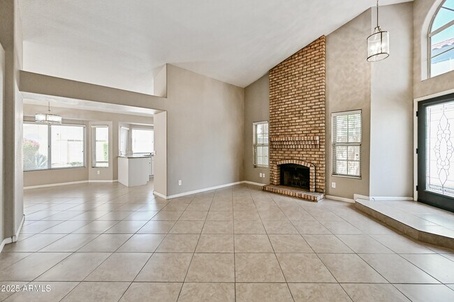 Foto del edificio - 3830 E Tanglewood Dr