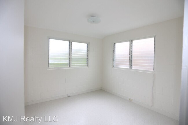 Building Photo - 1 br, 1 bath House - 36 Maluniu Ave., #2