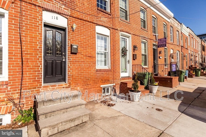 Primary Photo - 118 E Randall St