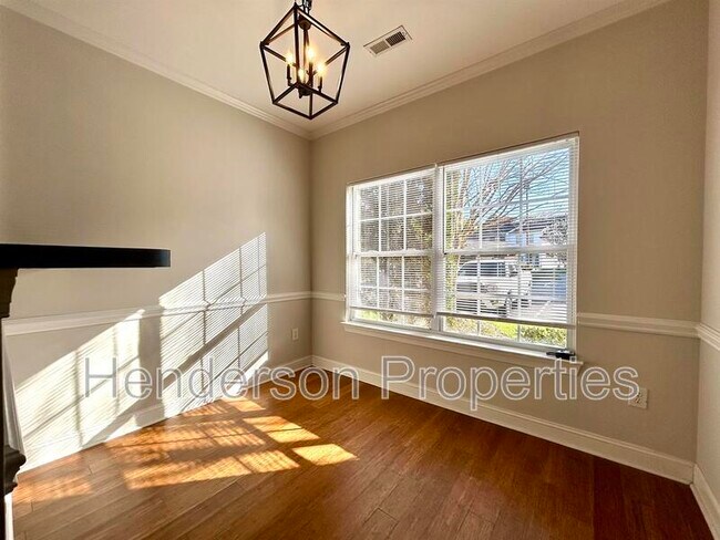 Foto del edificio - 2132 Sardony Ln