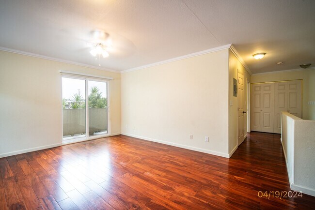 Building Photo - $2,350 / 3br - 1150ft2 - 3BR/2BA/2PKG unit...