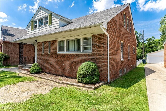 Foto del edificio - 24111 Edgehill Dr