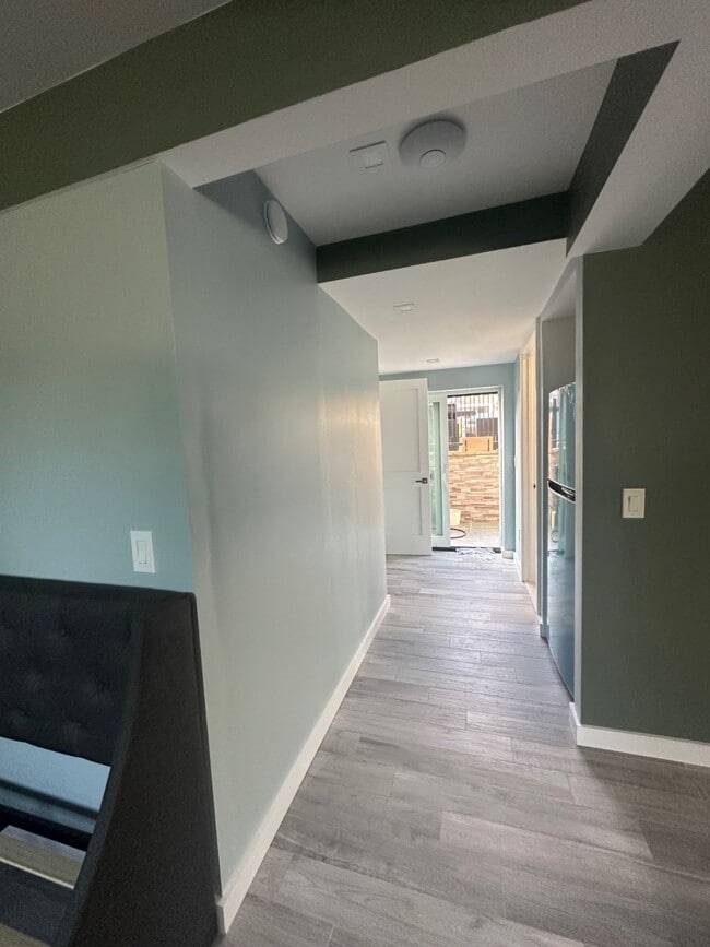 Building Photo - 3829 Beechwood Pl