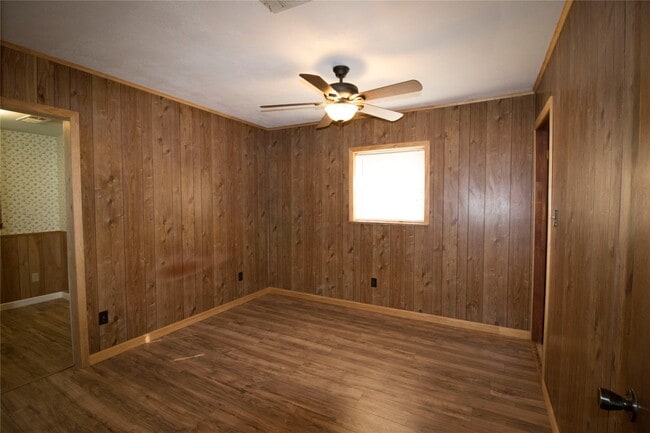 Building Photo - 20 White Oak Dr