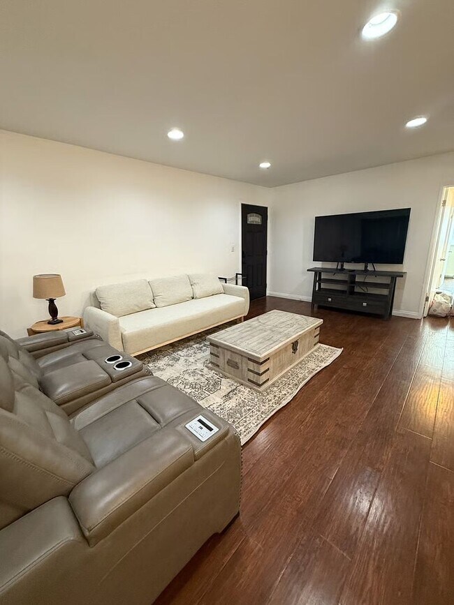 Building Photo - 2852 Sawtelle Blvd