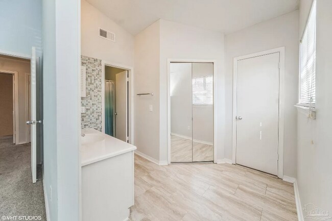 Building Photo - 4618 Lennox Pl