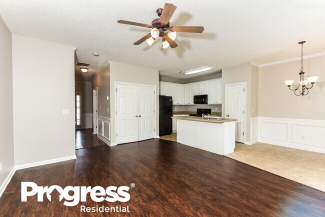 Building Photo - 2570 Capella Cir SW