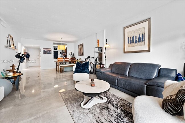 Foto del edificio - 100 Edgewater Dr