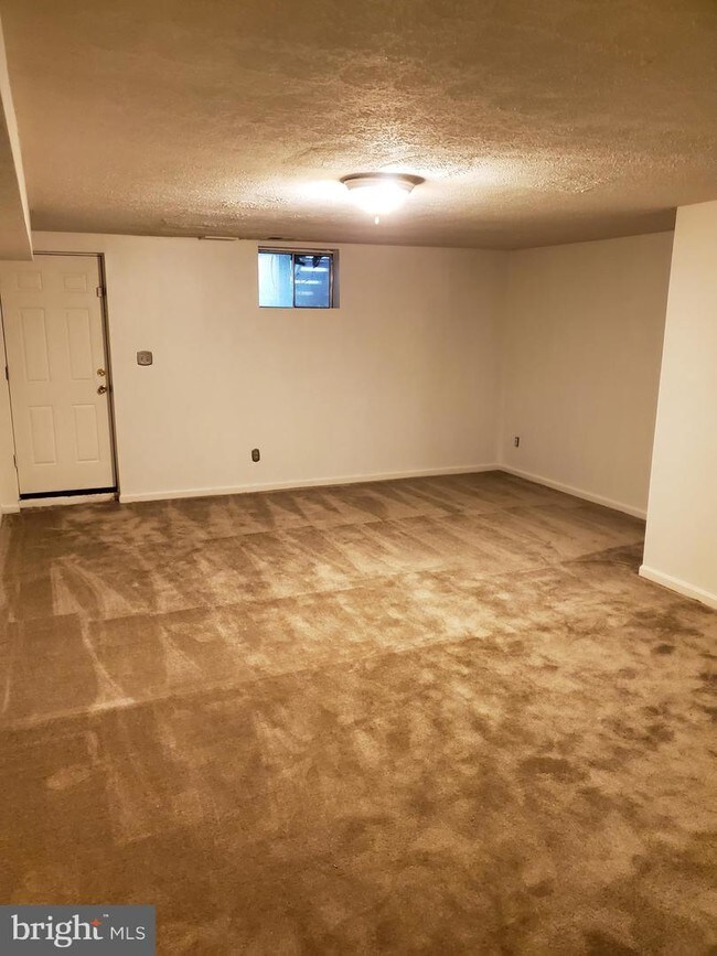 Building Photo - 521 Park Manor Cir