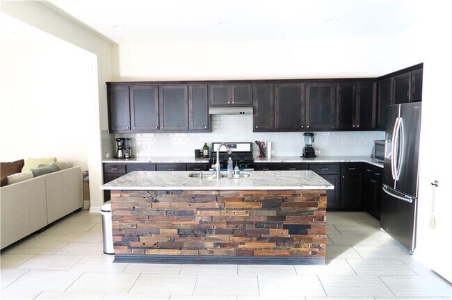 Foto del edificio - 1710 Frontier Valley Dr