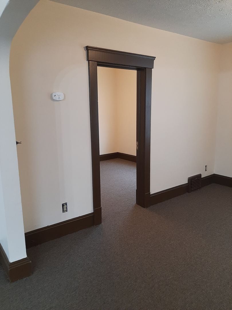 2114 W 83rd St Cleveland, OH 44102 – photo 2