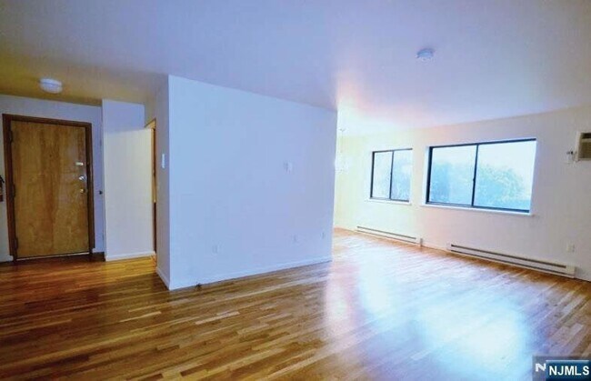 Foto del edificio - 121 Grove St