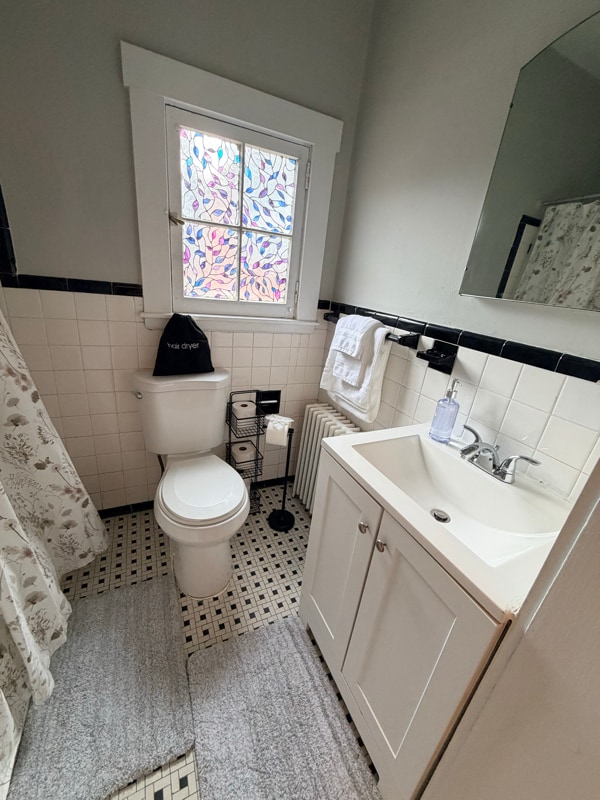 Photo - 101 E 33rd St Apartment