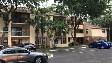 Building Photo - 9999 Summerbreeze Dr