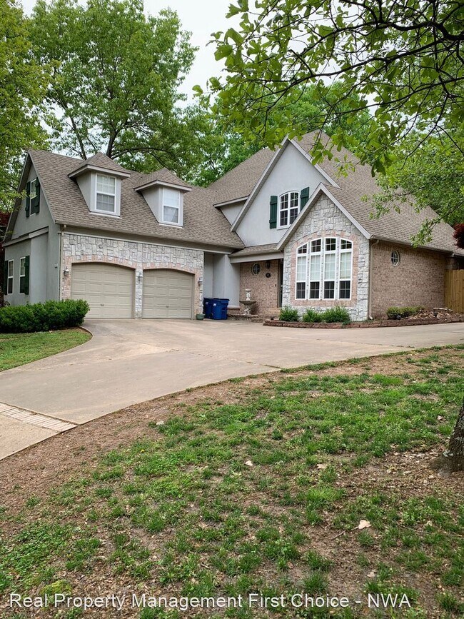 Building Photo - 3 br, 2.5 bath House - 300 Genesis Drive