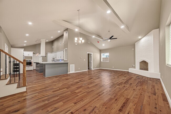 Building Photo - 224 N Stiles St