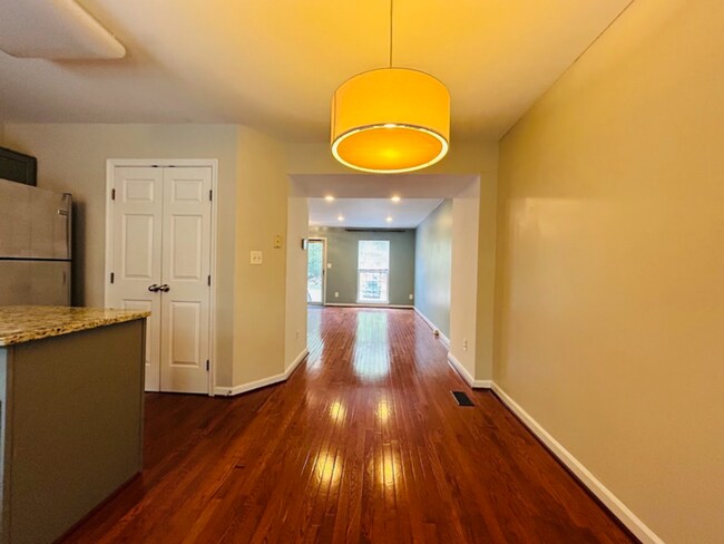 Building Photo - 2049 Stargrass Ct