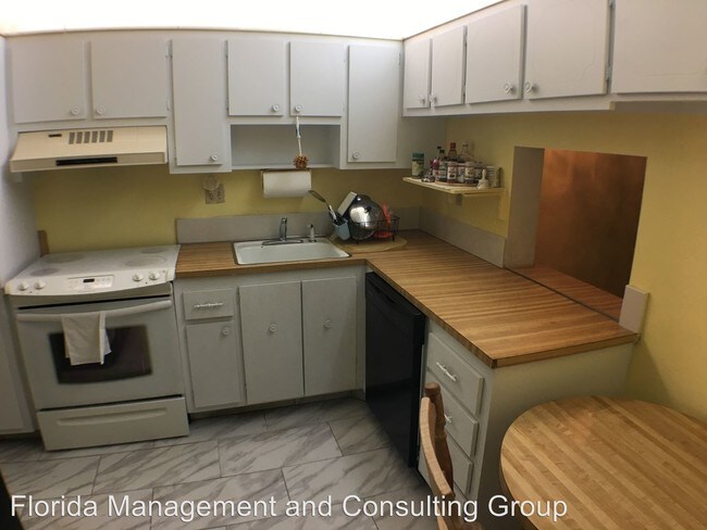 Building Photo - 6005 Del Lago Cir