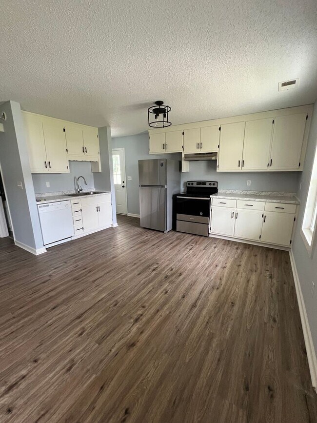 Foto del edificio - 3 Bedroom 1.5 Bath Home
