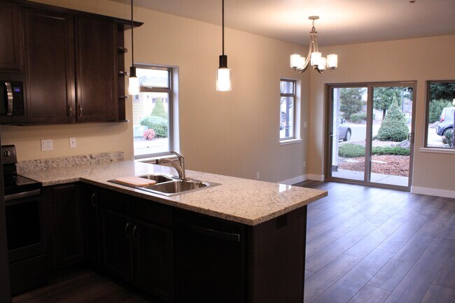 Building Photo - 1797 Hillpark Pl