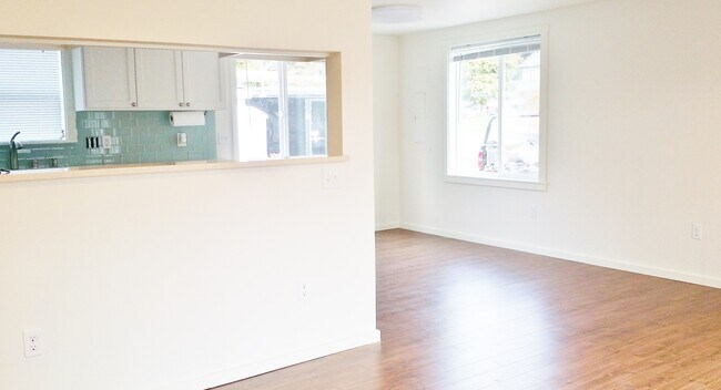 Foto del edificio - 3BD/1.5BA Shoreline Cottage