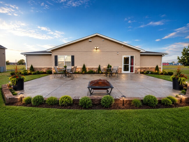 Building Photo - Kansas Villas