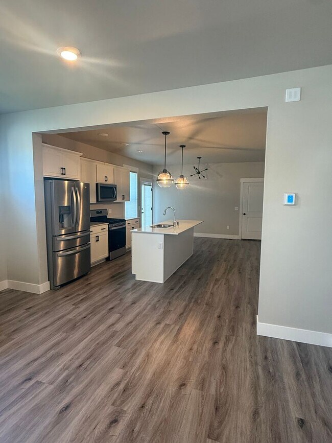 Building Photo - Beautiful 3-Bedroom, 2.5-Bath Home in the Desirable Annafeld Community