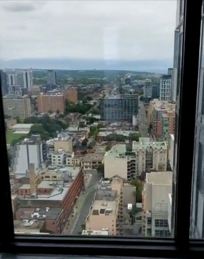 Photo du bâtiment - 25-3225 Richmond St E