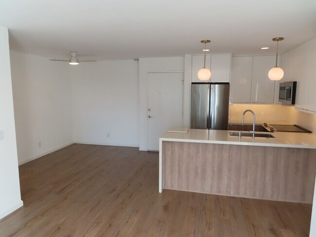 Foto del edificio - Perfectly located 2 bed, 2 bath condo in San Diego's Bay Ho area