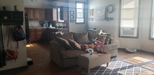 Building Photo - 708-10 Madison Ave