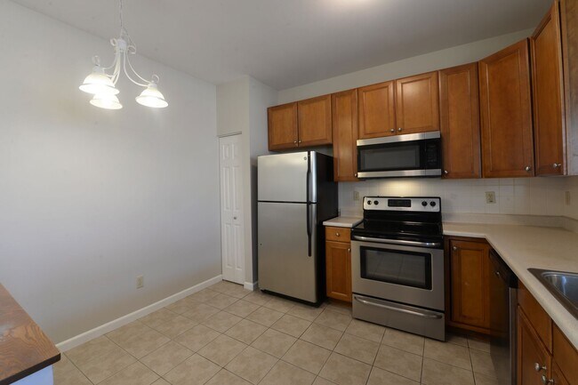 Foto del edificio - 4939 Heritage Heights Cir
