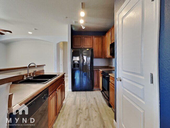 Foto del edificio - 803 E 98th Ave