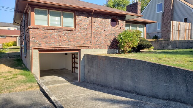 Exterior - Street Side Garage - 119 S 52nd St