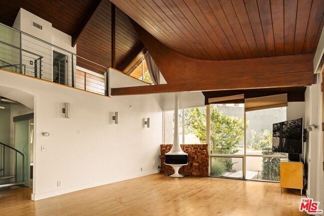 Foto del edificio - 3990 Clayton Ave W