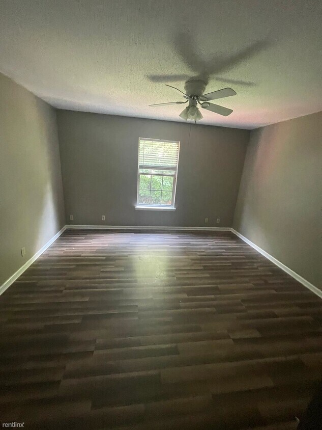 Primary Photo - 2 br, 1.5 bath Townhome - 105 Hickory Trac...