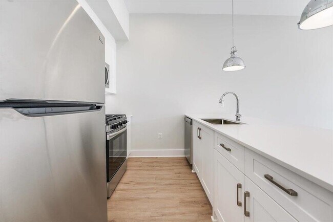 Foto del edificio - 667-665 Grand St