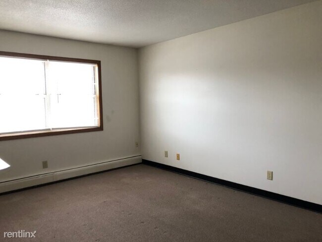 Foto del edificio - 1 br, 1 bath Apartment - 222 NW College Ave