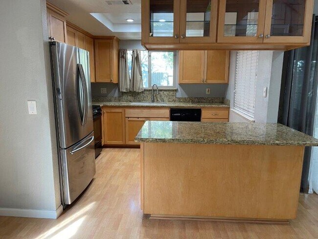 Foto del edificio - Gorgeous 3 Bedroom1/2 Plex in Elk Grove