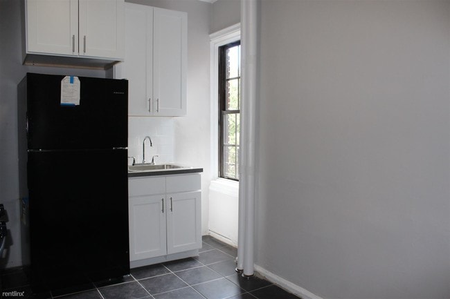 Building Photo - 2859 Barker Ave