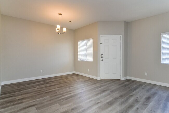 Foto del edificio - 1521 Knudson Ct