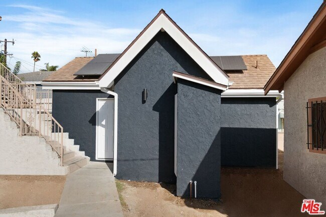 Foto del edificio - 607 E Fairview Blvd