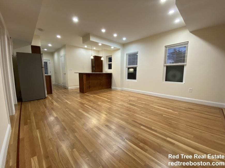 Primary Photo - 4.0 bedroom in Somerville Massachusetts 02143