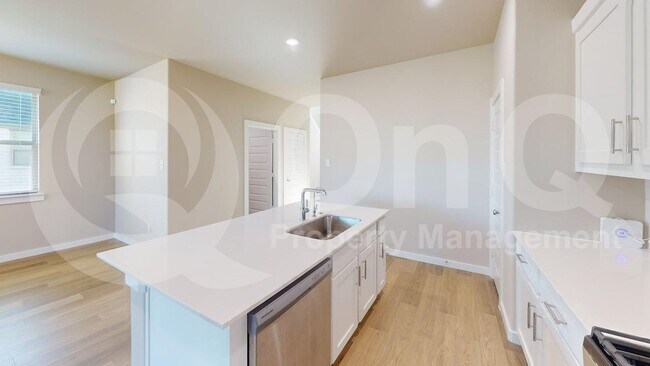 Foto del edificio - 714 Melody Hl Dr